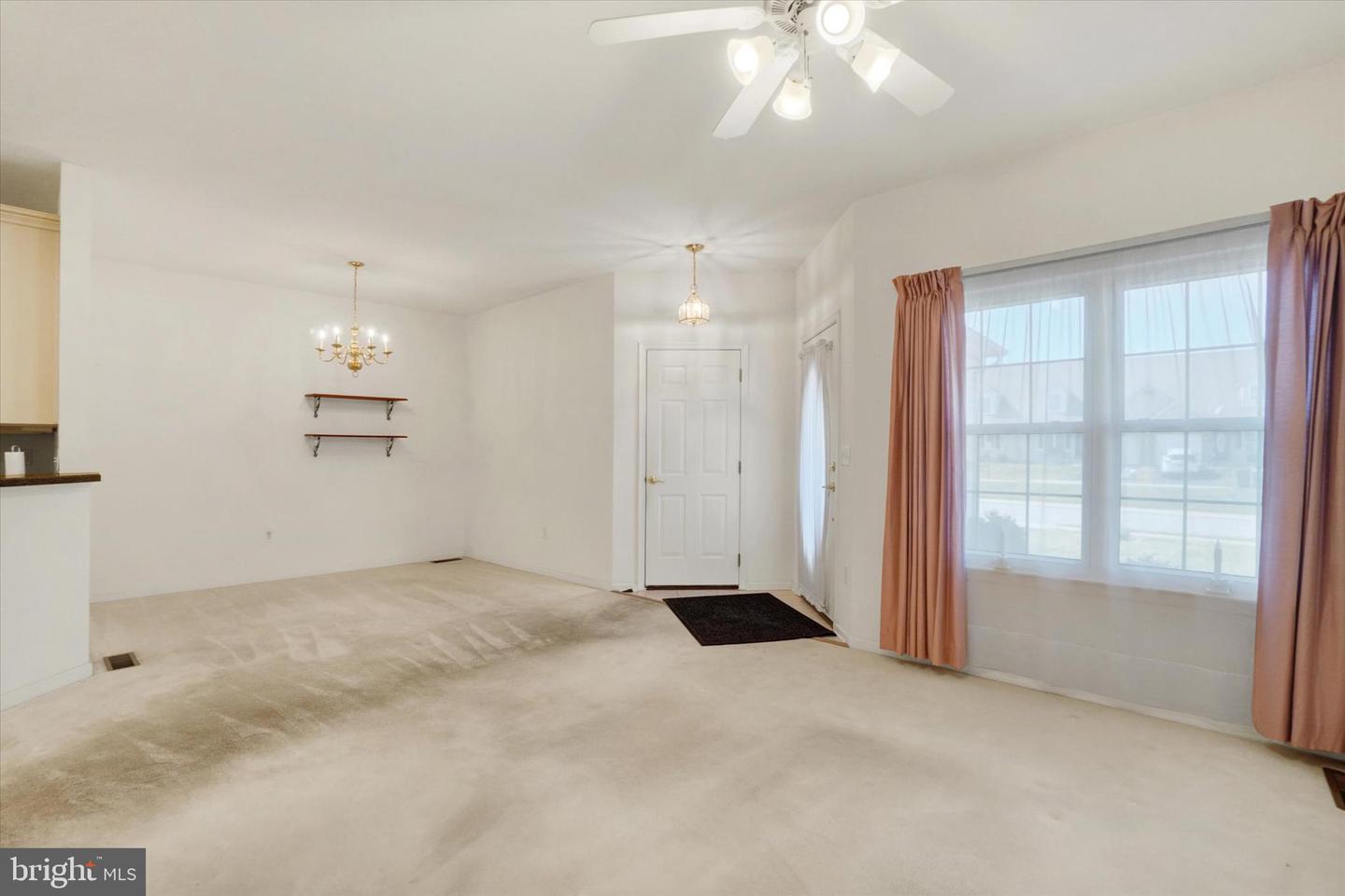 Photo 5 of 26 of 1895 Deerfield Dr townhome