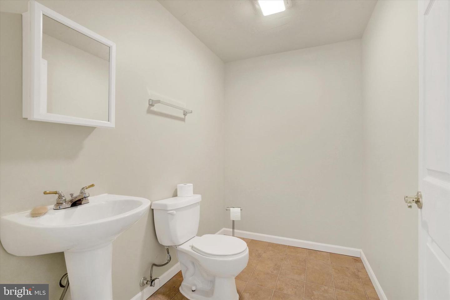 Photo 18 of 26 of 1895 Deerfield Dr townhome
