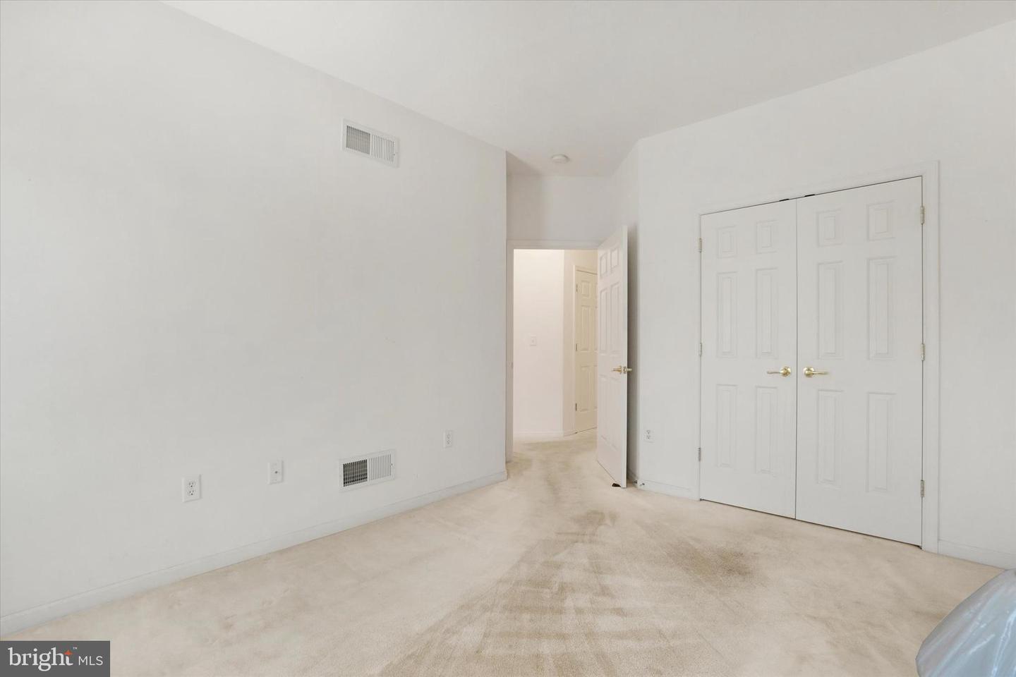 Photo 10 of 26 of 1895 Deerfield Dr townhome