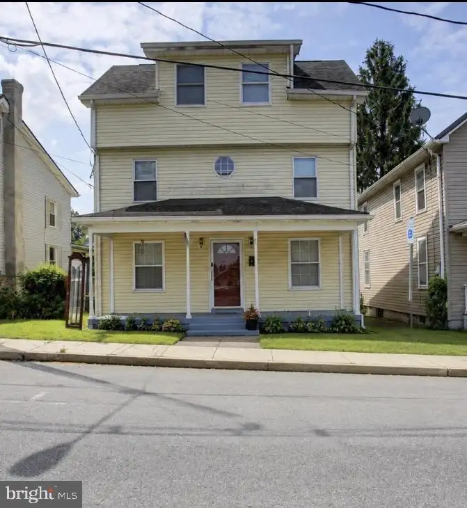 38 W W California Street St, Mercersburg, PA, 17236