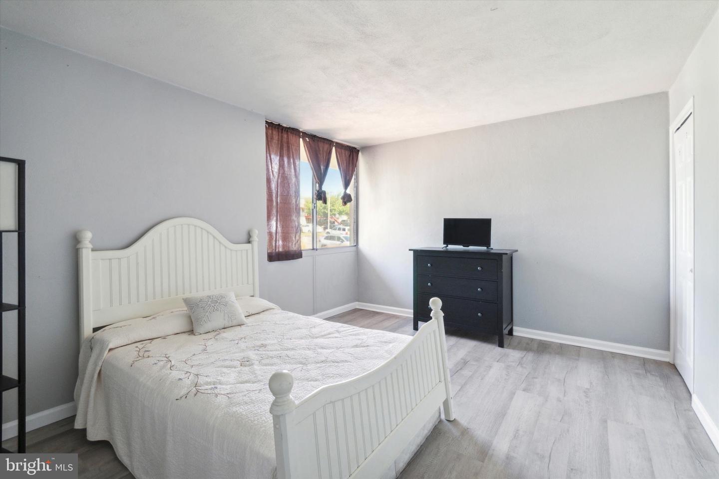 Photo 14 of 15 of 2122 Forest Ln #D2 condo