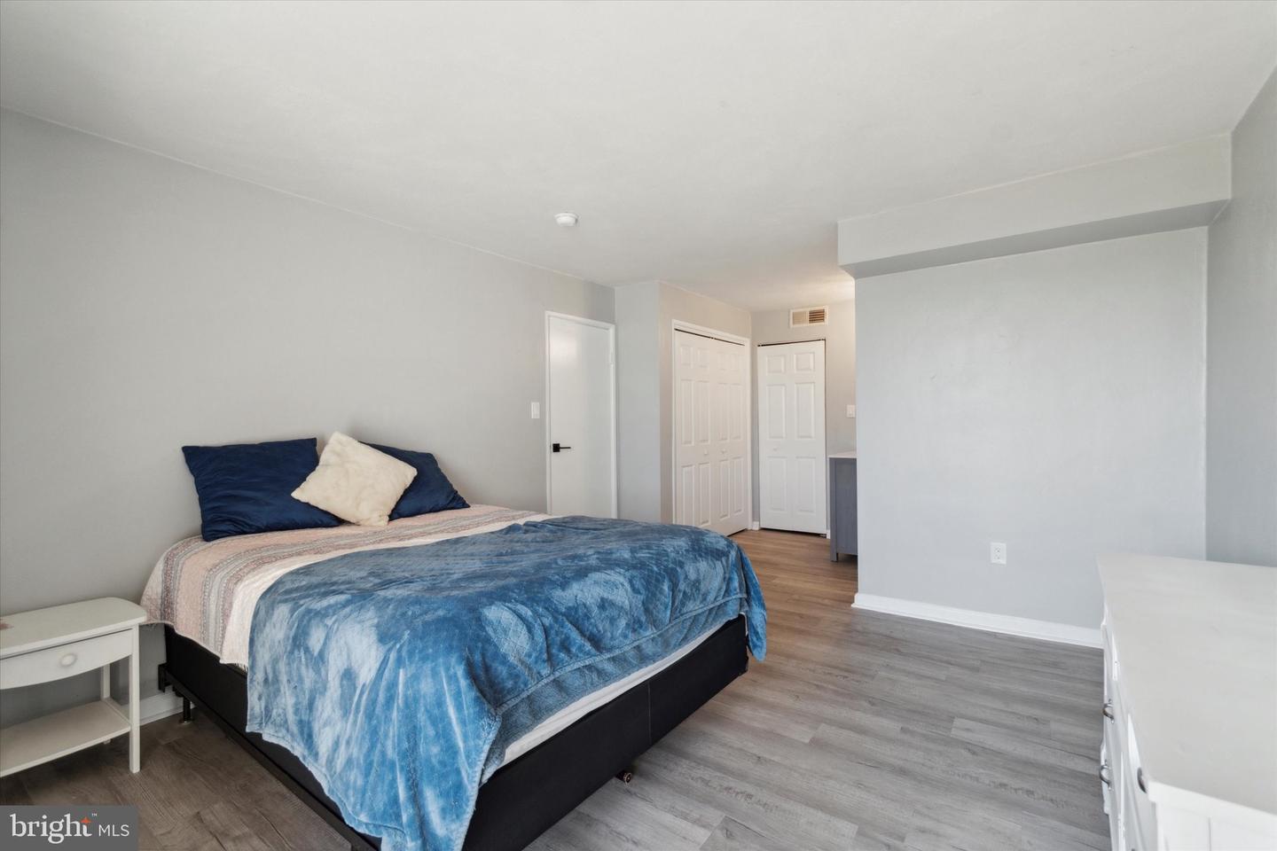 Photo 11 of 15 of 2122 Forest Ln #D2 condo