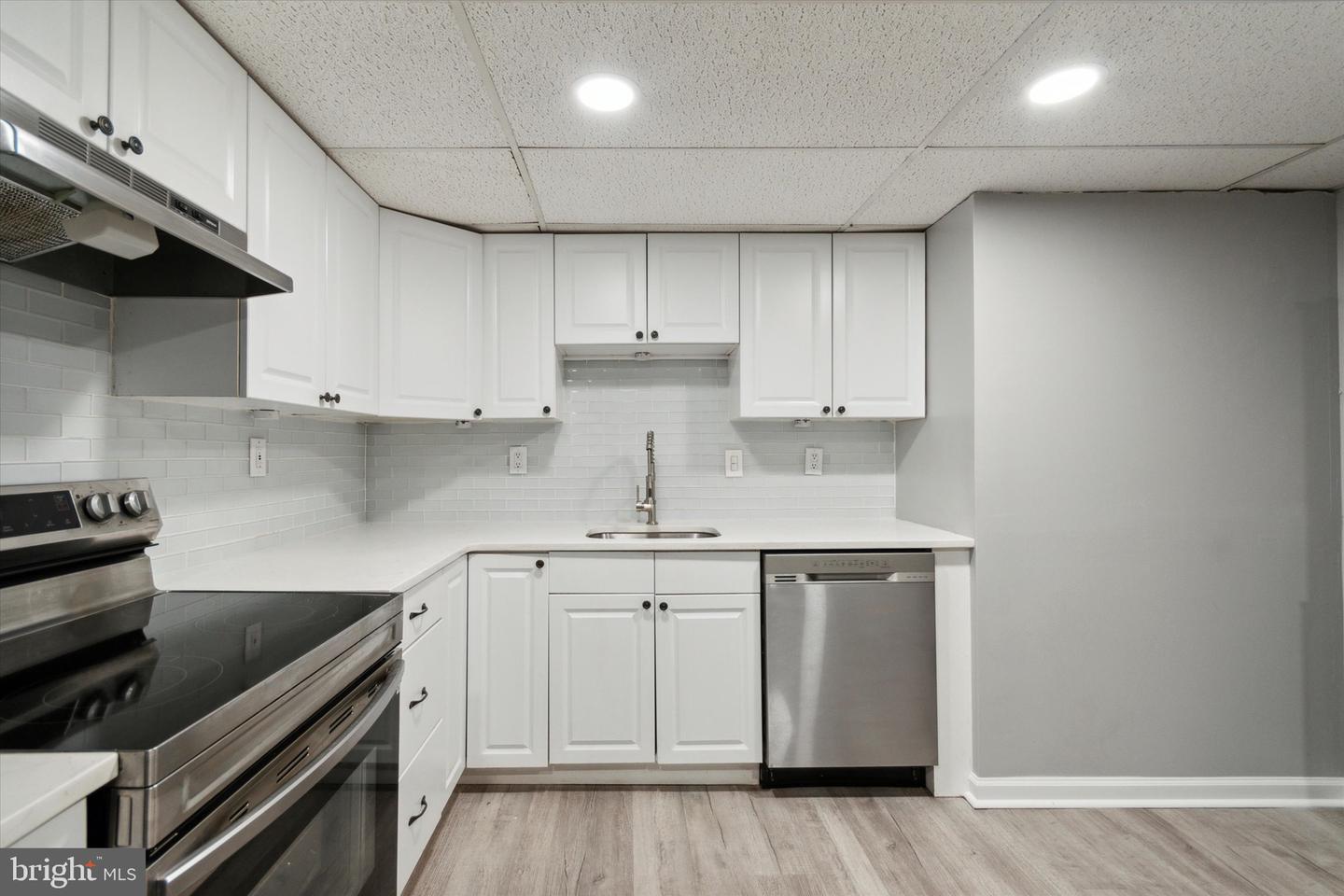 Photo 8 of 15 of 2122 Forest Ln #D2 condo