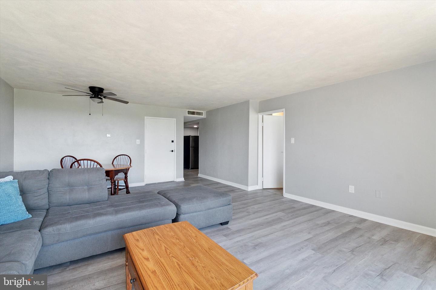 Photo 4 of 15 of 2122 Forest Ln #D2 condo