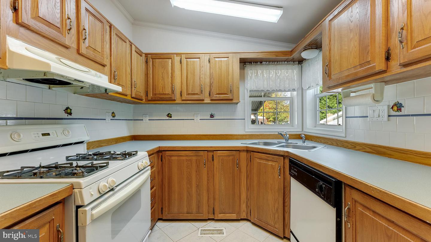Photo 10 of 29 of 605 Plymouth Lndg #605 mobile home
