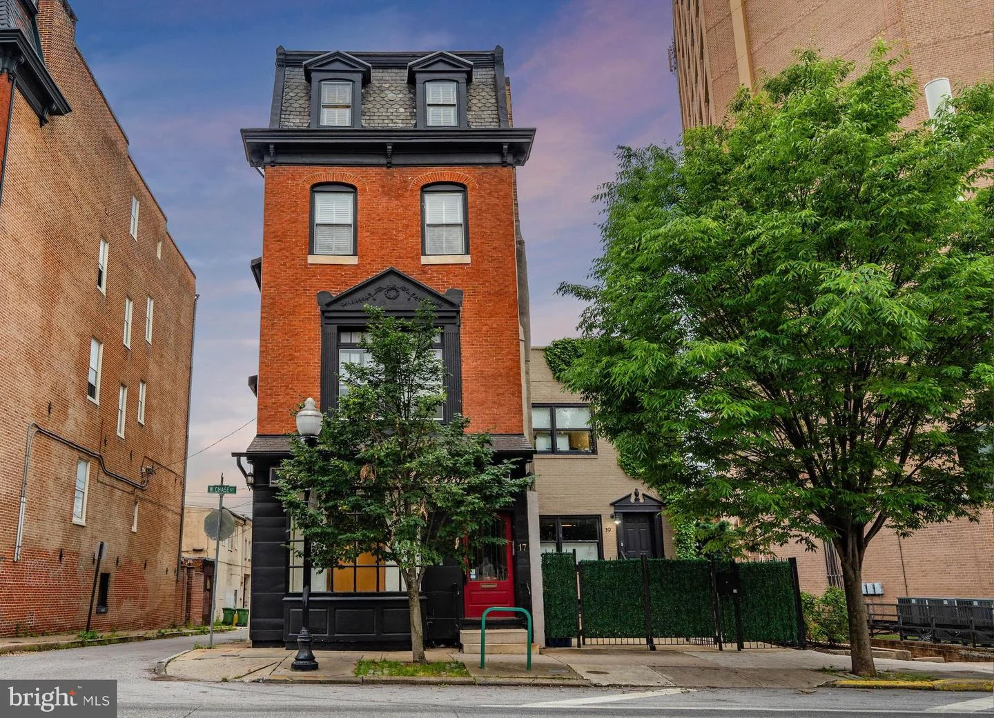 17 W Chase Street