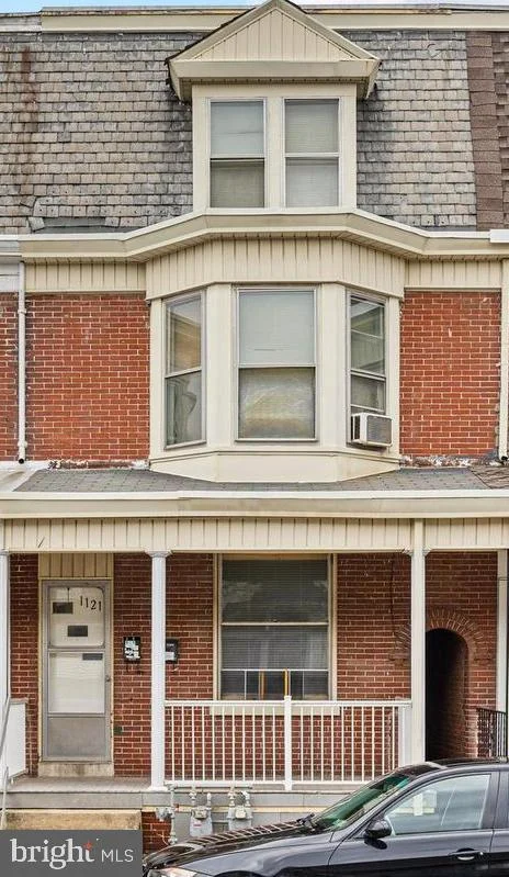 1121 W Poplar Street
