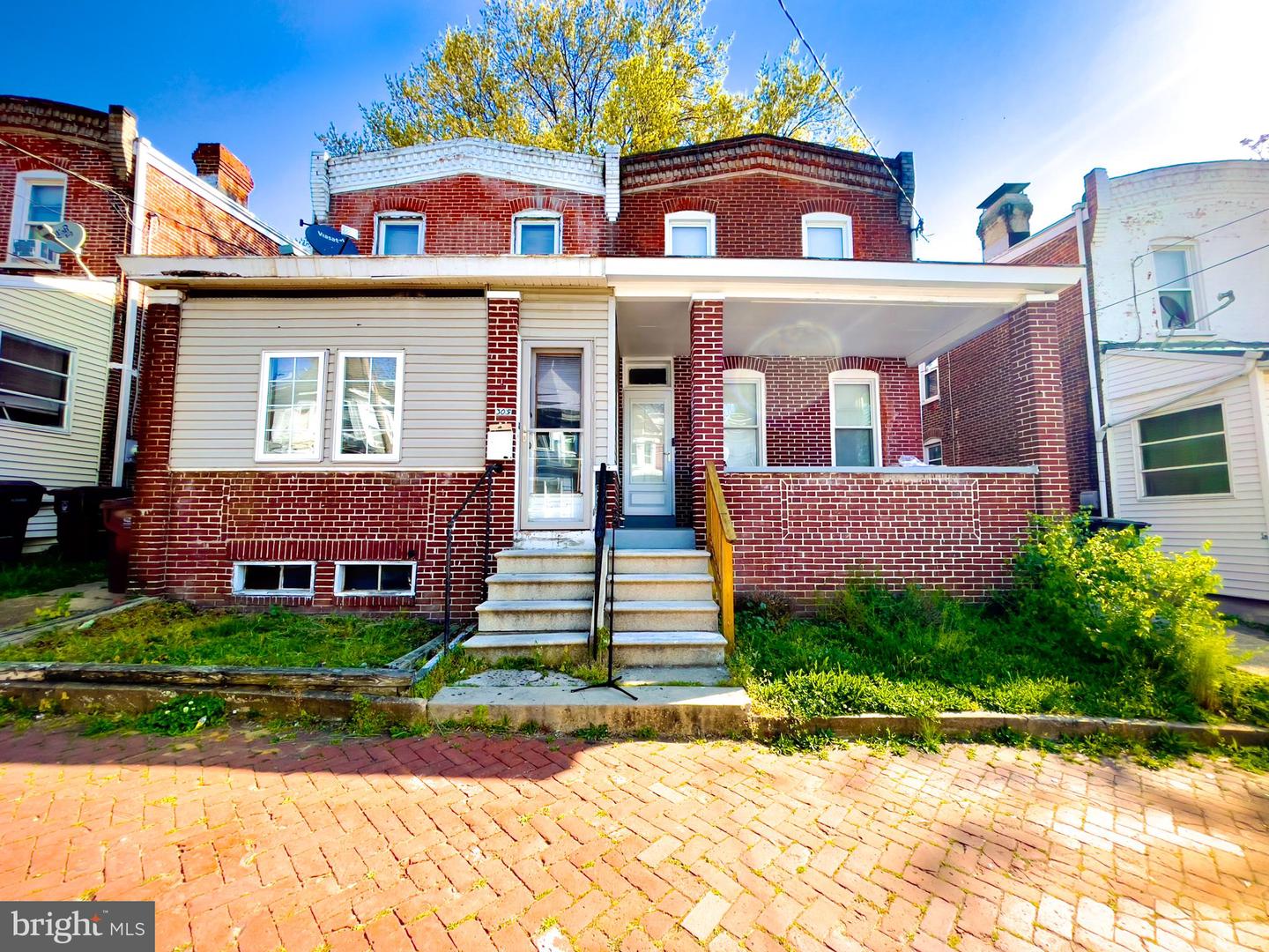 Photo 1 of 11 of 307 E Twenty Third St multi-family property