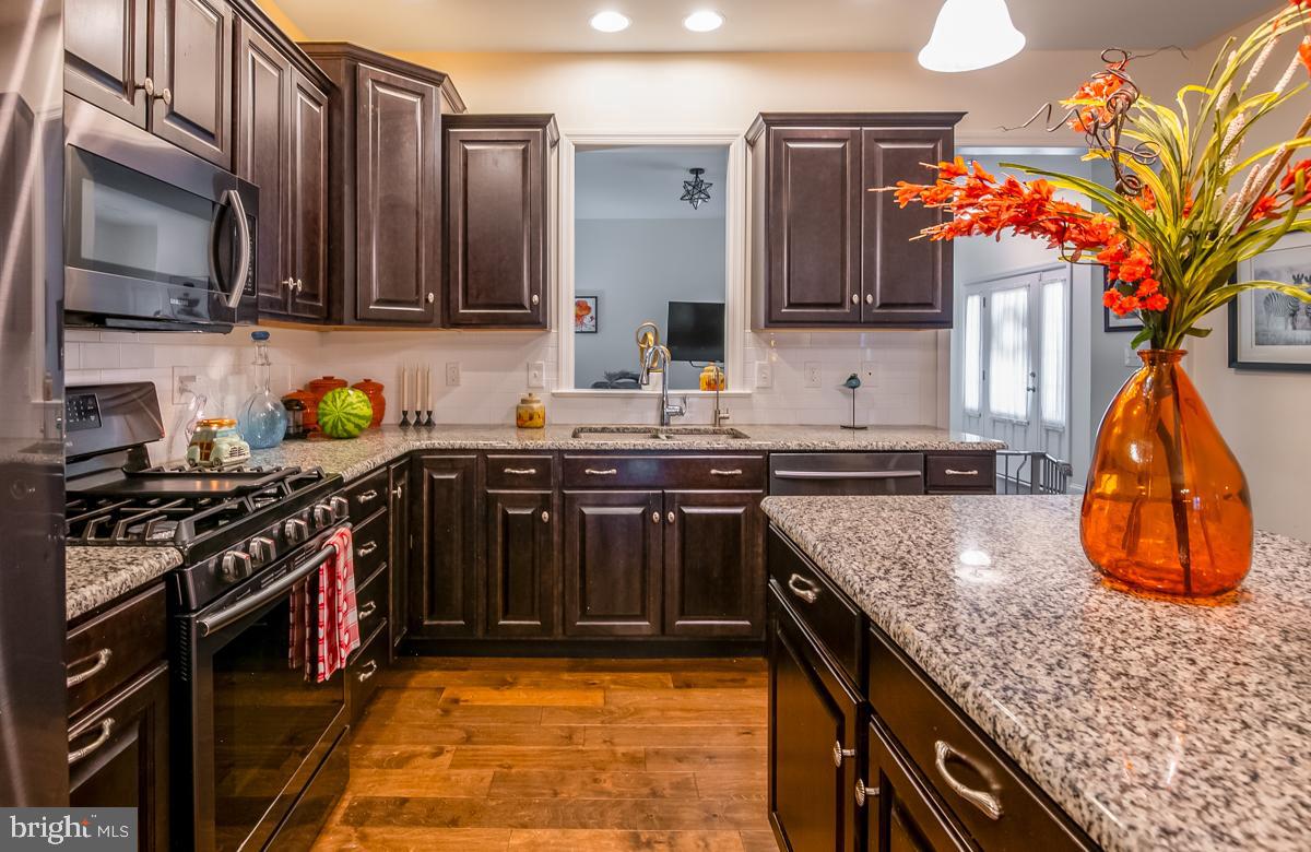 Photo 10 of 27 of 347 Pin Oak Dr townhome