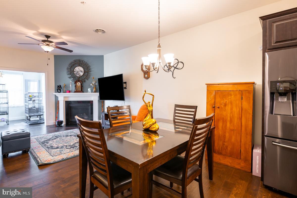 Photo 11 of 27 of 347 Pin Oak Dr townhome