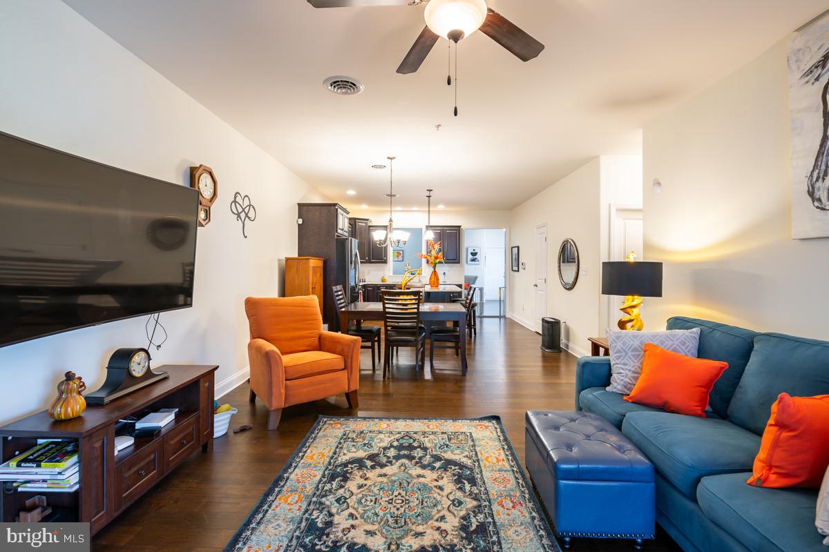 Photo 15 of 27 of 347 Pin Oak Dr townhome