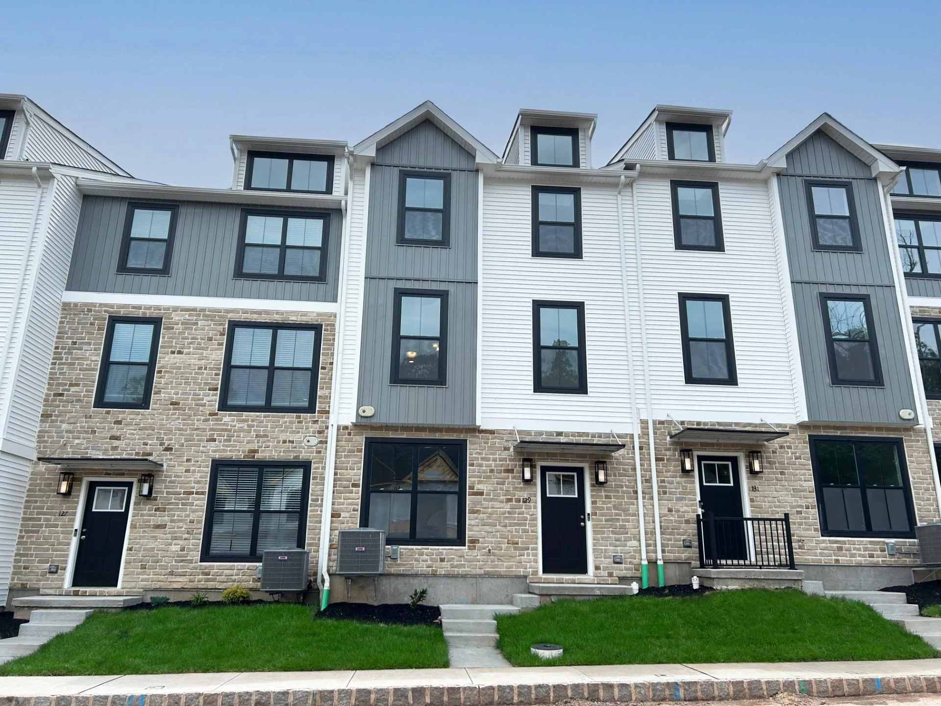 129 Cobblestone Drive Unit JW 4-25