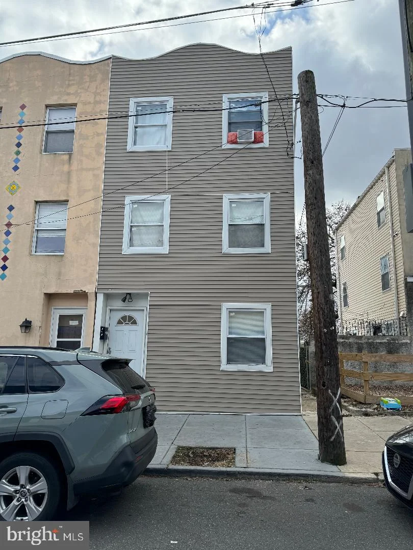 1014 W Huntingdon Street