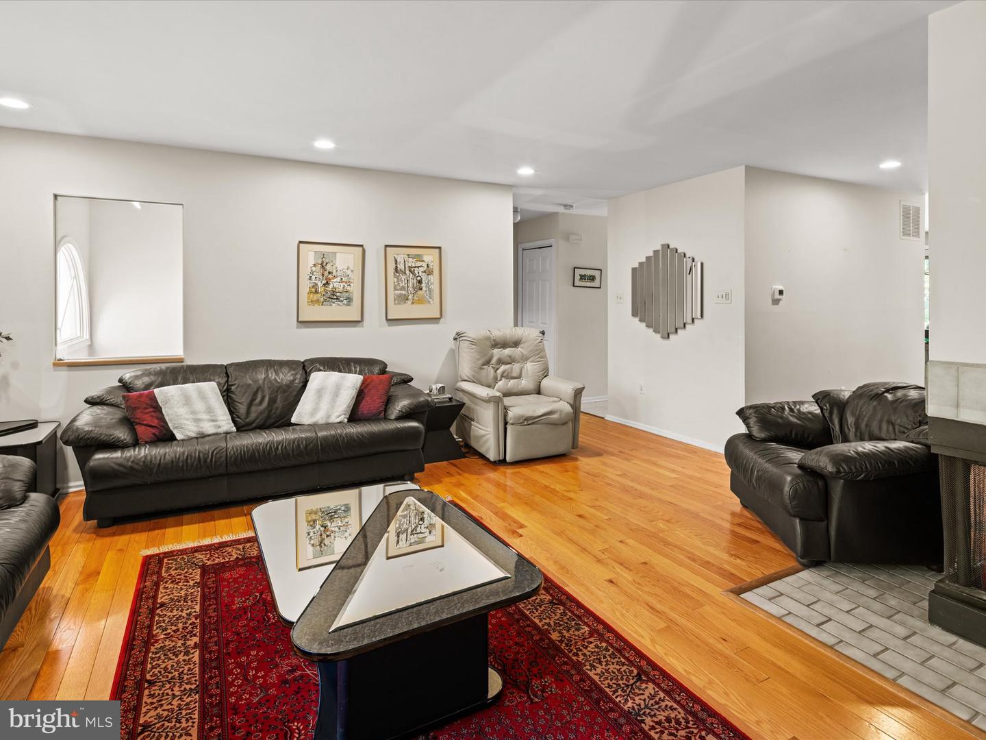 Photo 13 of 32 of 47 Woodmont Dr townhome