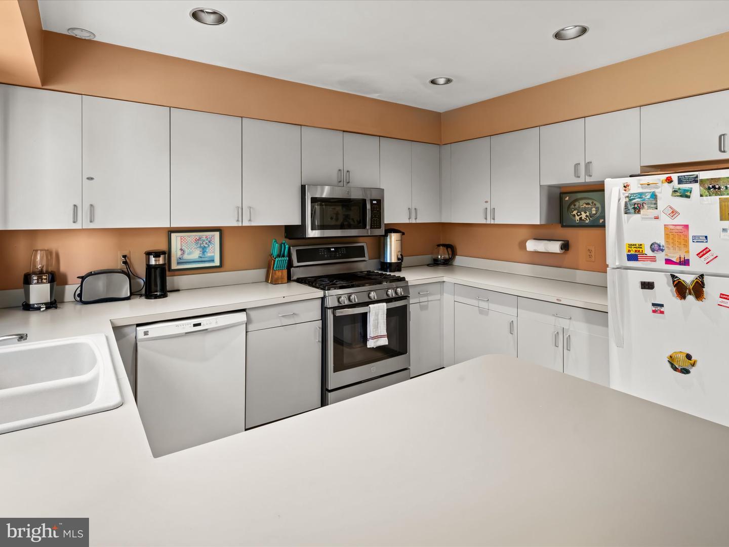 Photo 5 of 32 of 47 Woodmont Dr townhome