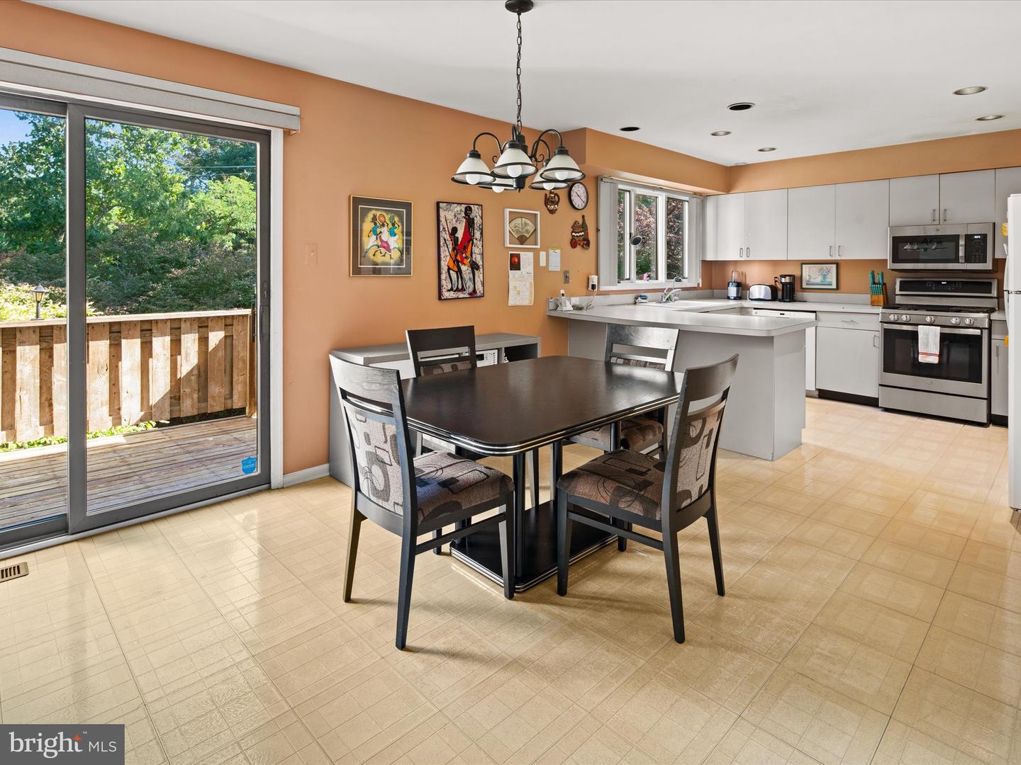 Photo 6 of 32 of 47 Woodmont Dr townhome