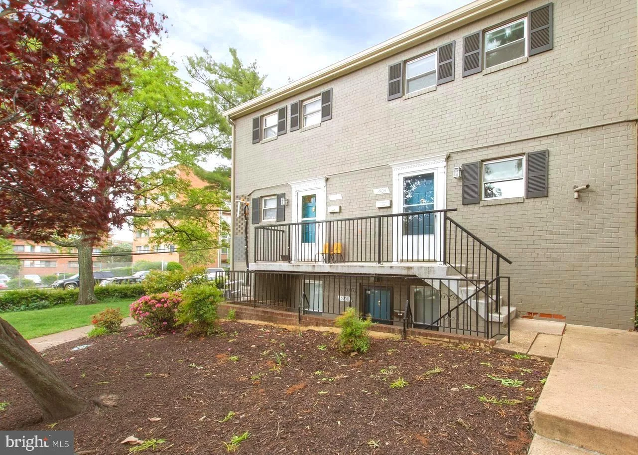 5902 Mayflower Court