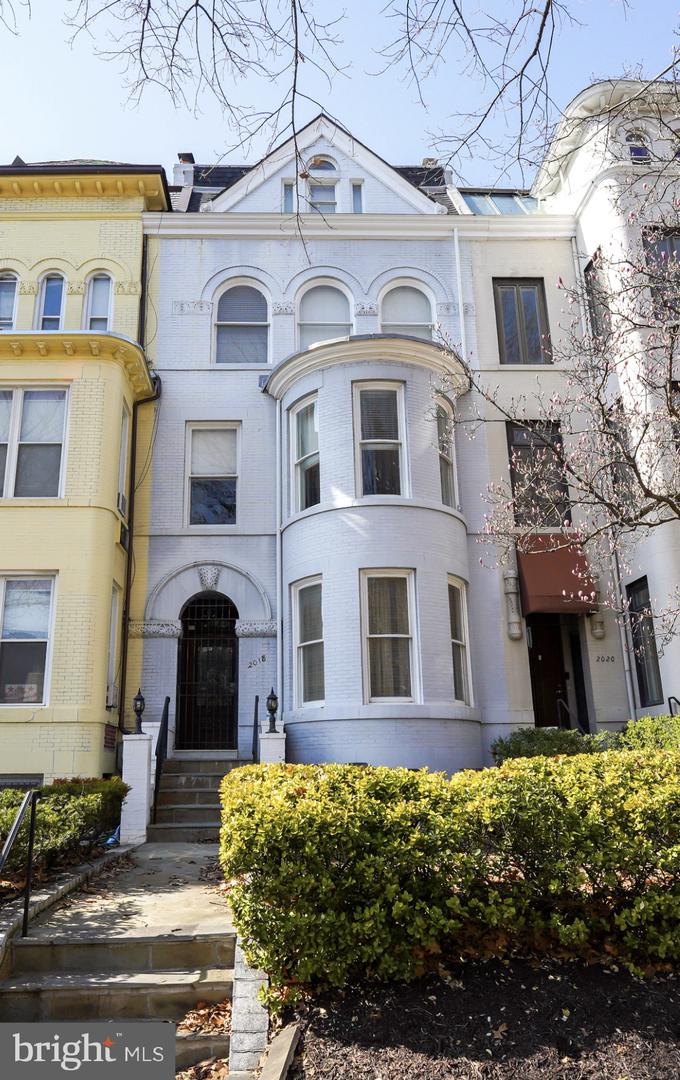 Photo 2 of 25 of 2018 Connecticut Ave NW townhome
