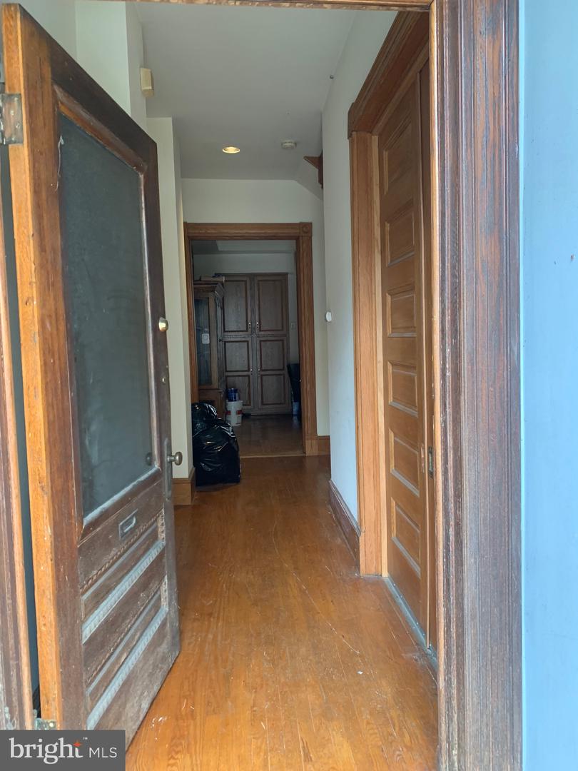 Photo 6 of 25 of 2018 Connecticut Ave NW townhome