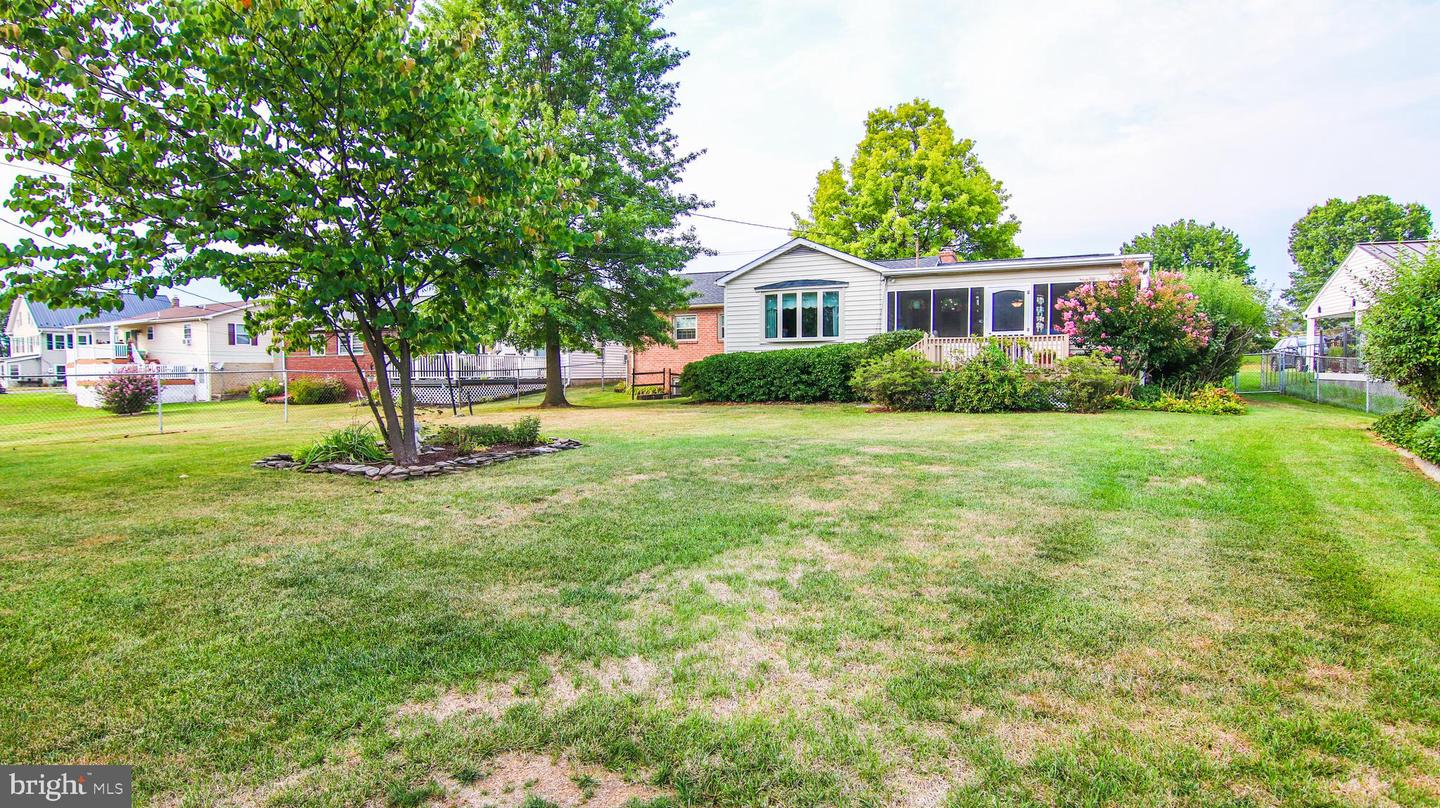 Photo 3 of 56 of 17223 Cloverleaf Rd house