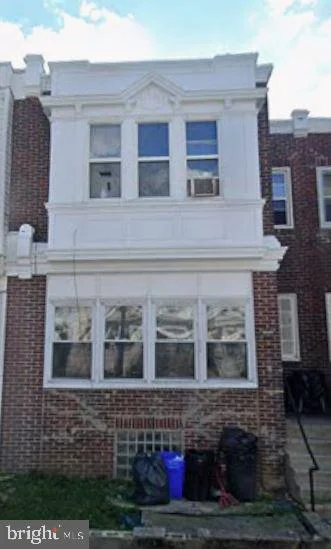 2032 S 68th Street