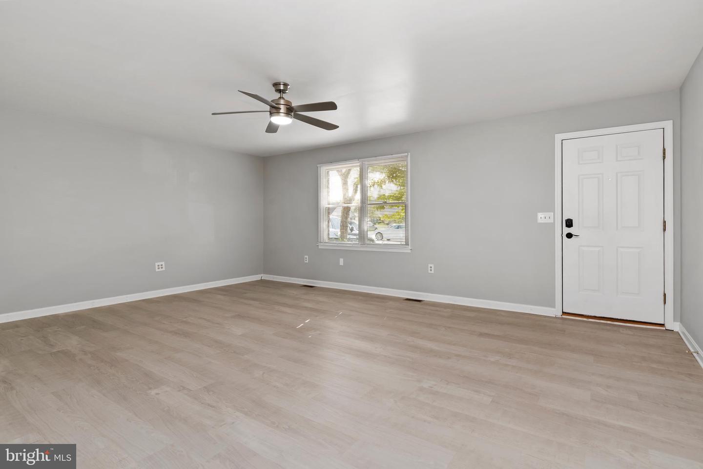 Photo 9 of 27 of 111 Lee Ann Ct townhome