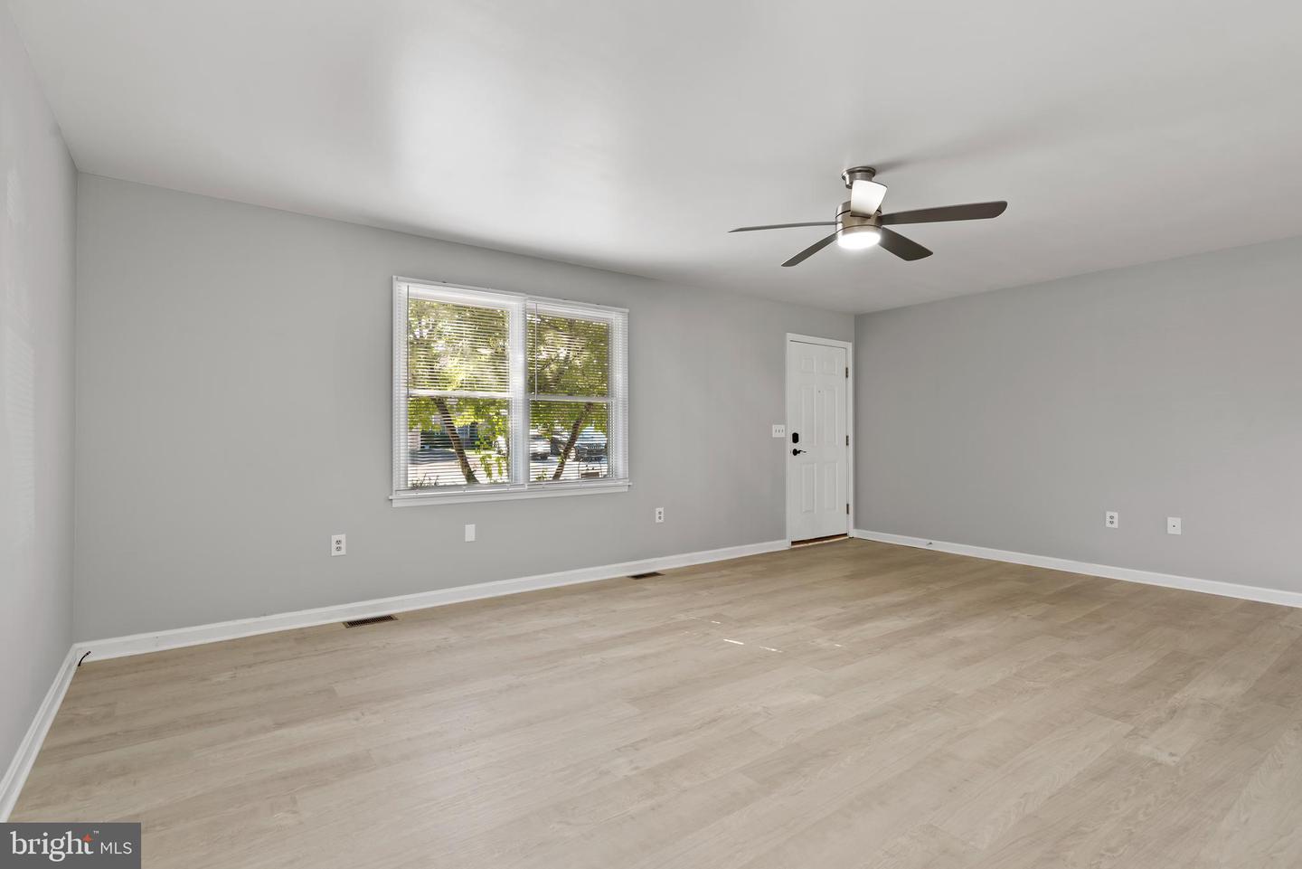Photo 8 of 27 of 111 Lee Ann Ct townhome
