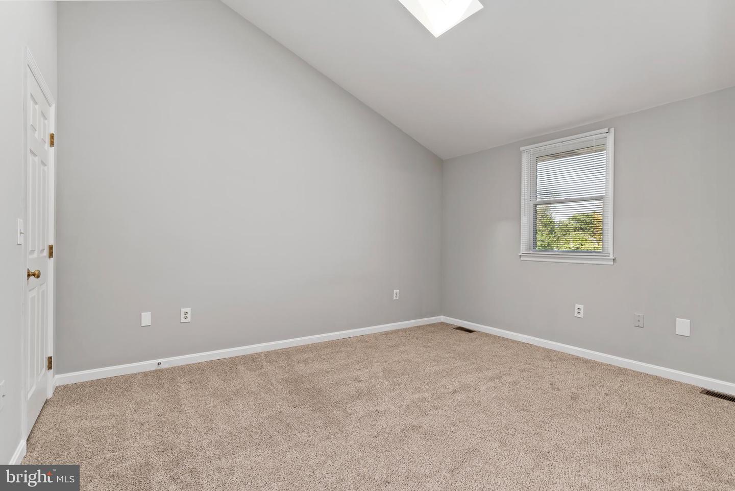 Photo 11 of 27 of 111 Lee Ann Ct townhome