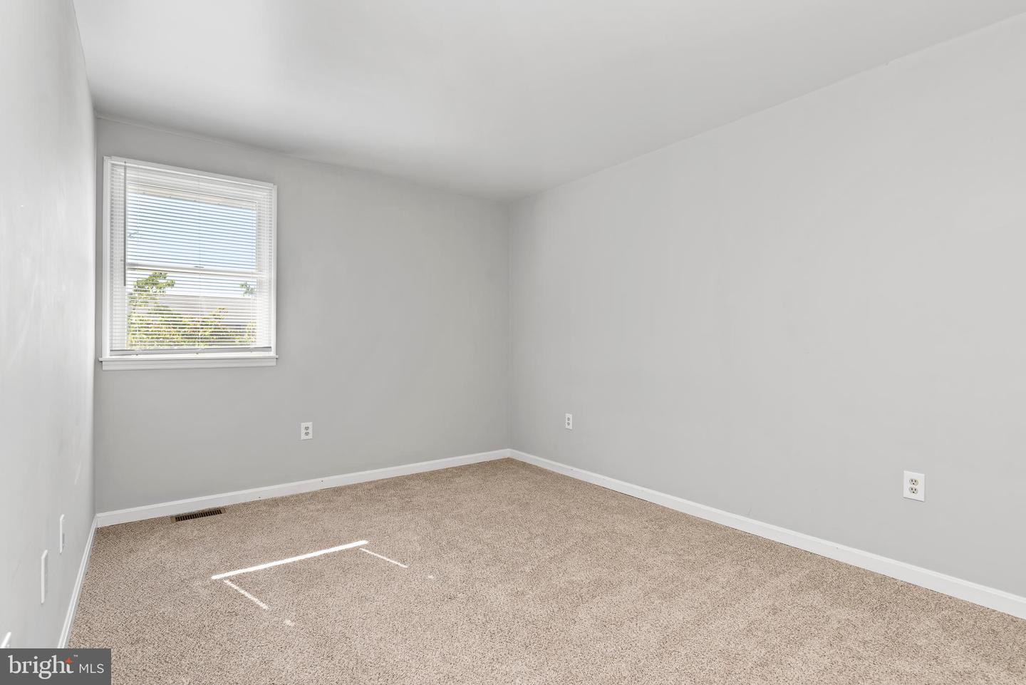 Photo 16 of 27 of 111 Lee Ann Ct townhome