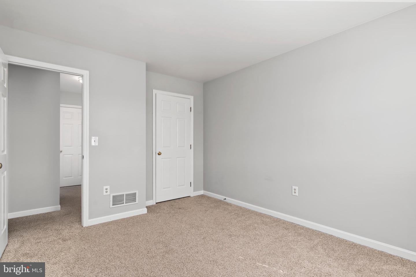 Photo 15 of 27 of 111 Lee Ann Ct townhome