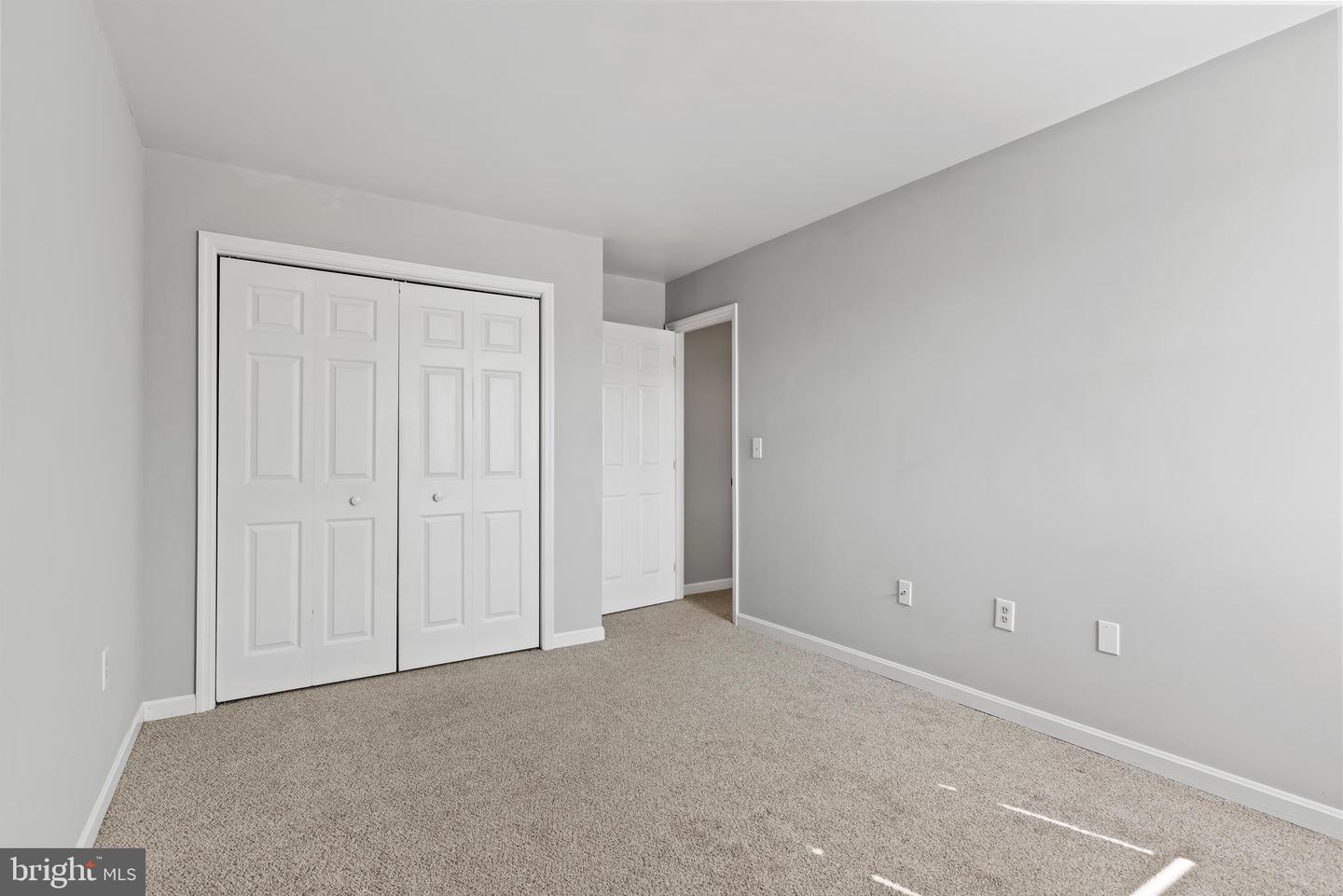 Photo 18 of 27 of 111 Lee Ann Ct townhome