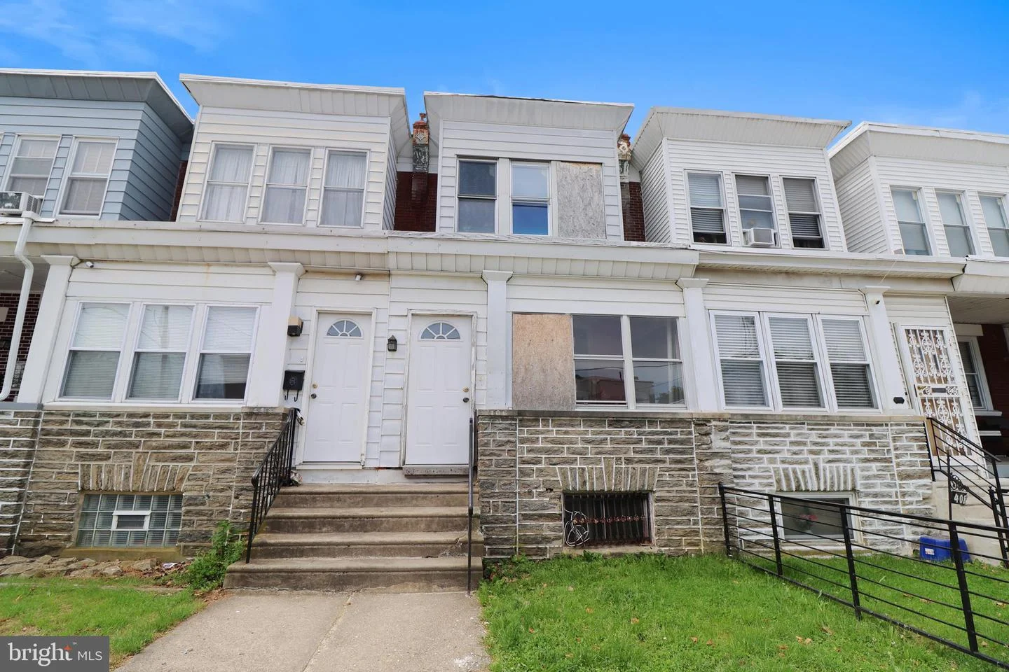 406 W Grange Avenue