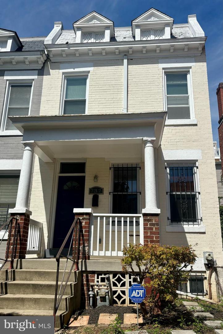 View Washington, DC 20001 townhome