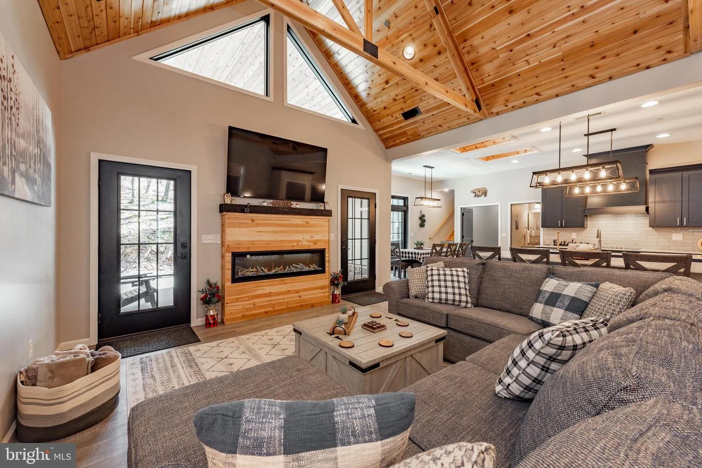 220 Biltmore View