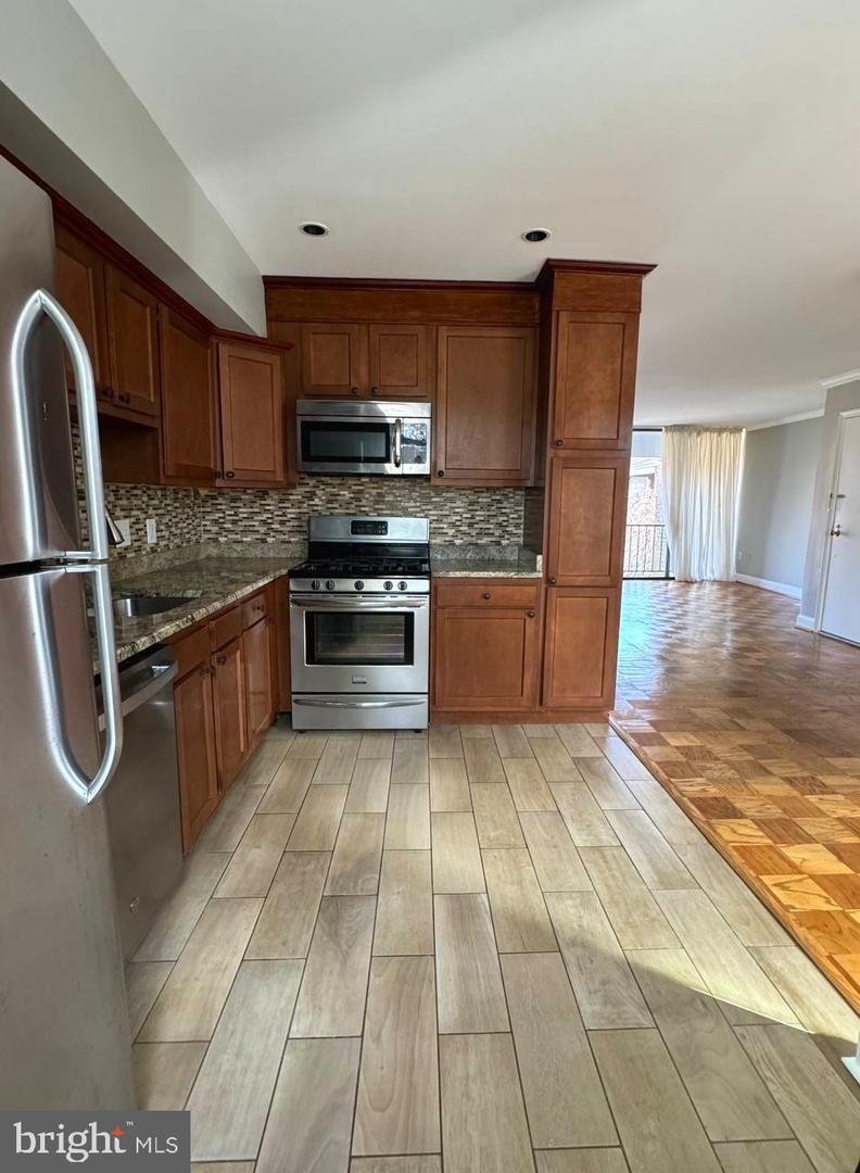 Photo 3 of 21 of 778 QUINCE ORCHARD BLVD #201 condo
