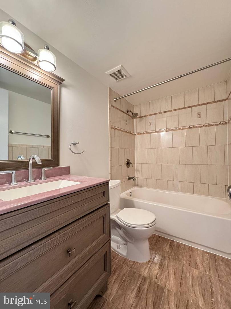 Photo 14 of 21 of 778 QUINCE ORCHARD BLVD #201 condo