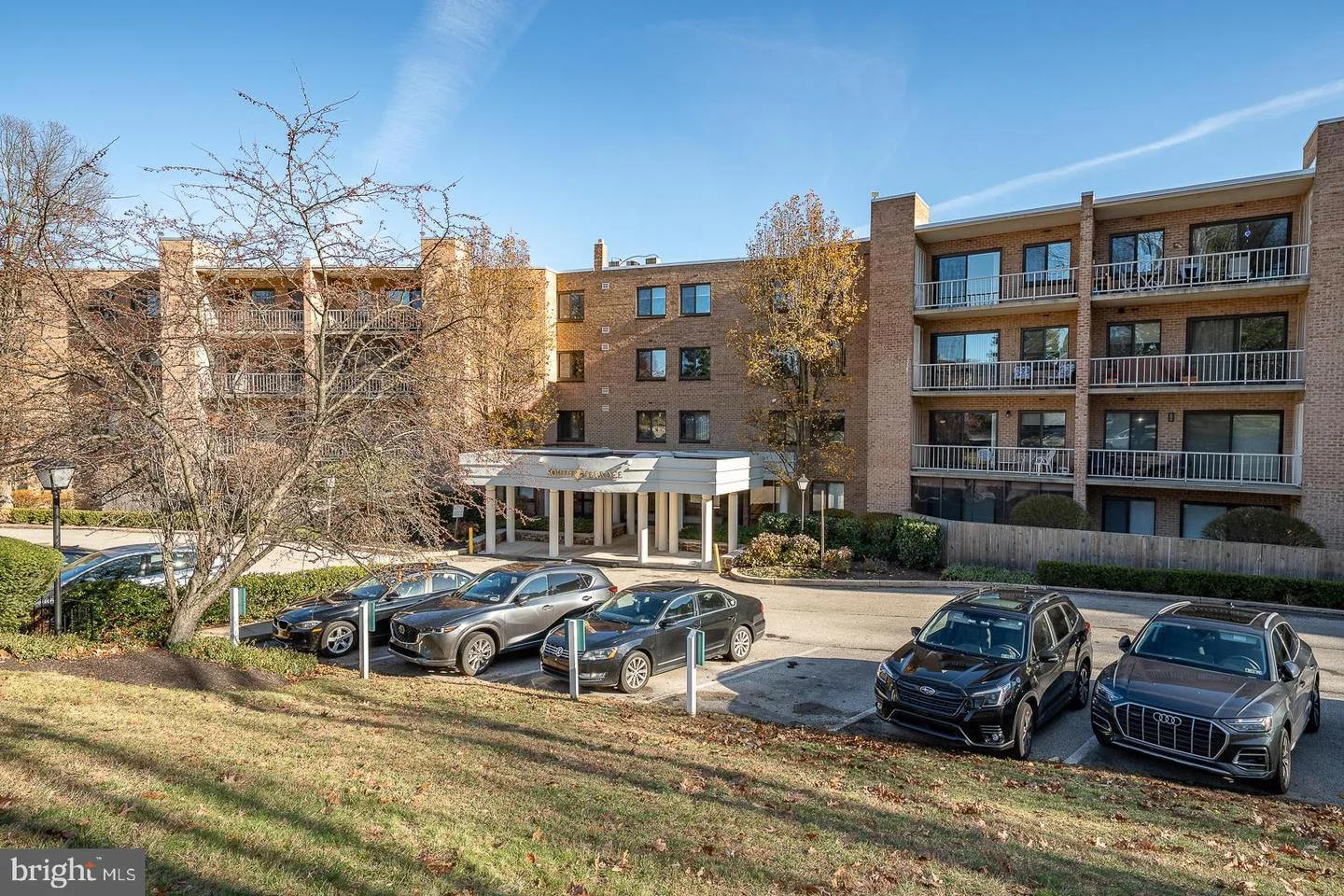 1637 Oakwood Drive Unit S114