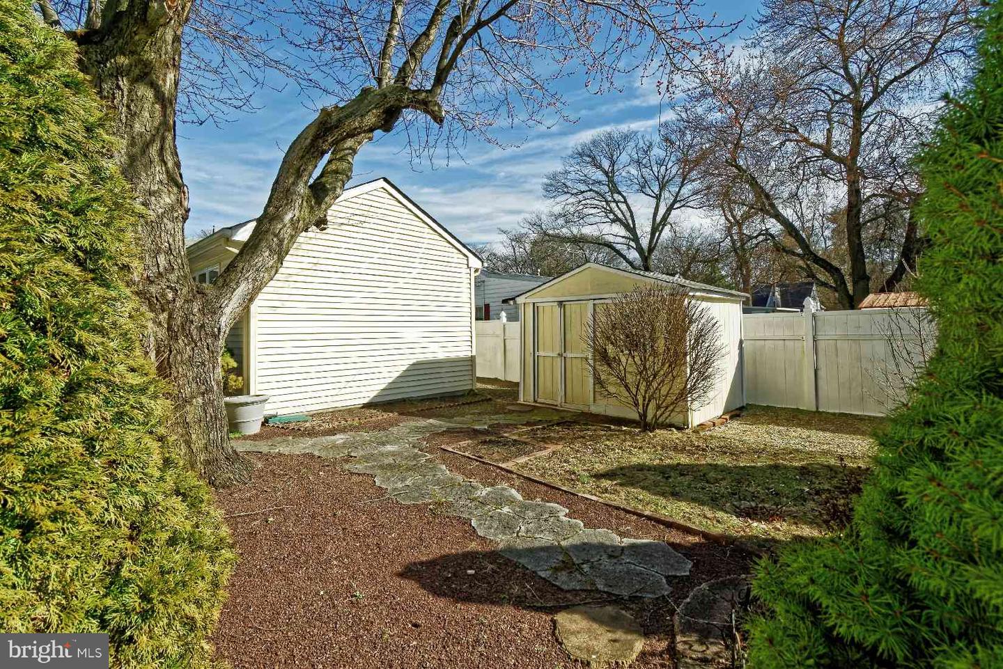 Photo 24 of 24 of 142 Franklin Ave house