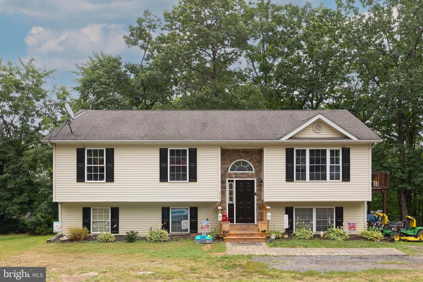 544 Bluebird Trail