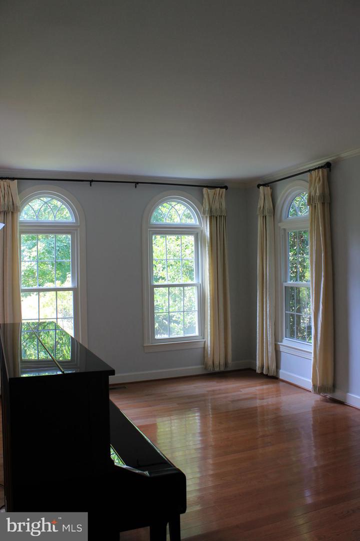 Photo 15 of 40 of 12029 Hamden Ct house
