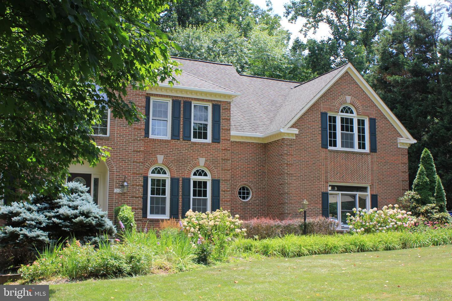 Photo 4 of 40 of 12029 Hamden Ct house