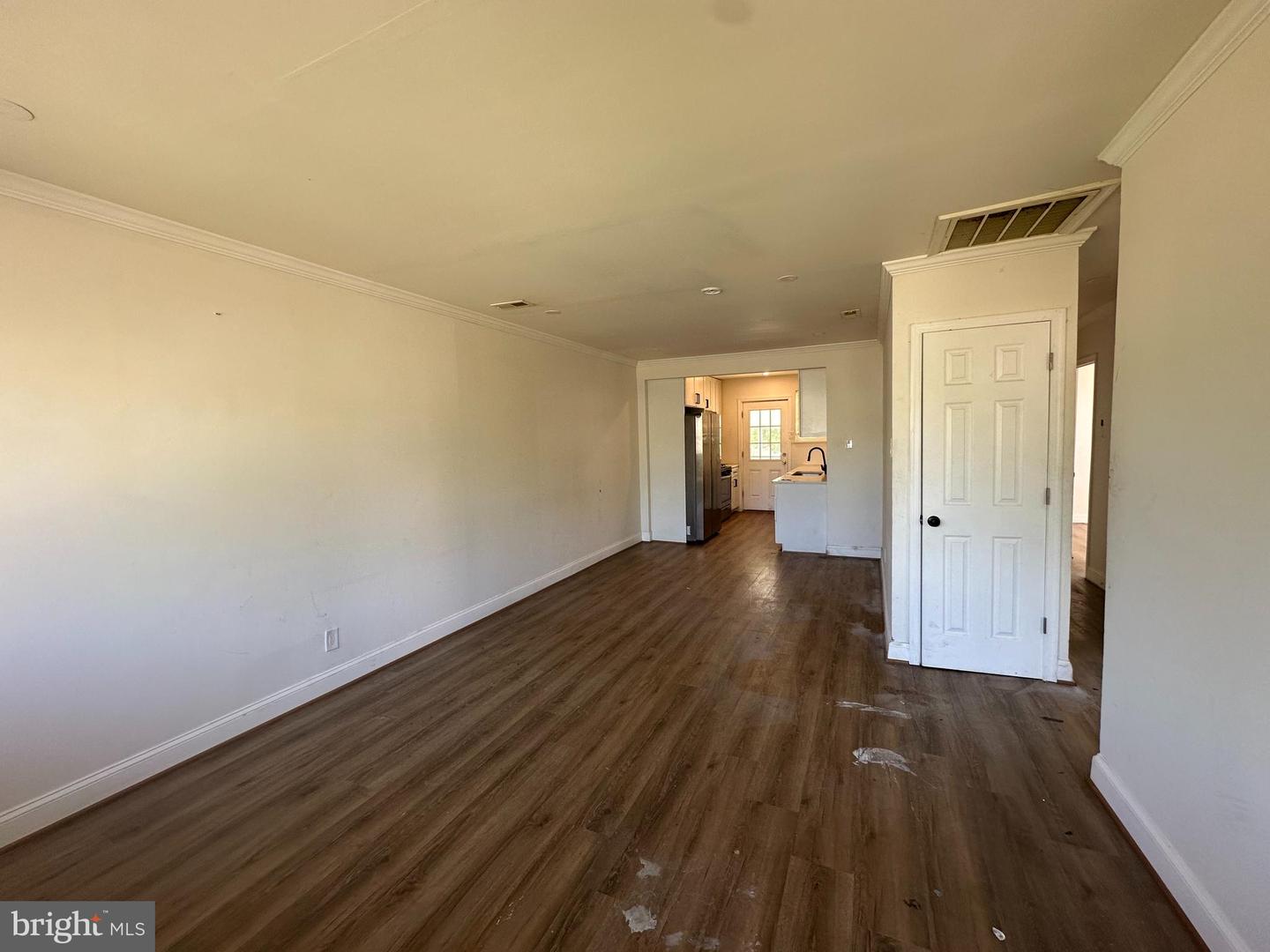Photo 3 of 11 of 2308 Romney Ct multi-family property