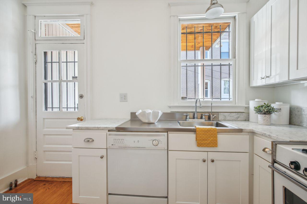 Photo 12 of 36 of 421 G St NE townhome