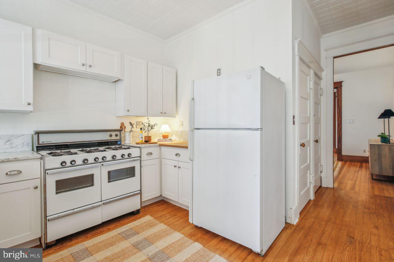 Photo 10 of 36 of 421 G St NE townhome