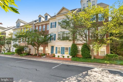 Townhouse in Alexandria VA 5462 Patuxent Knoll PLACE.jpg