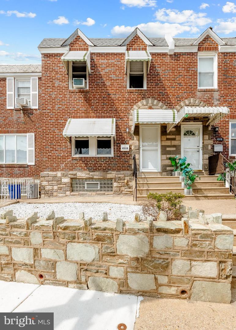 View Philadelphia, PA 19136 townhome