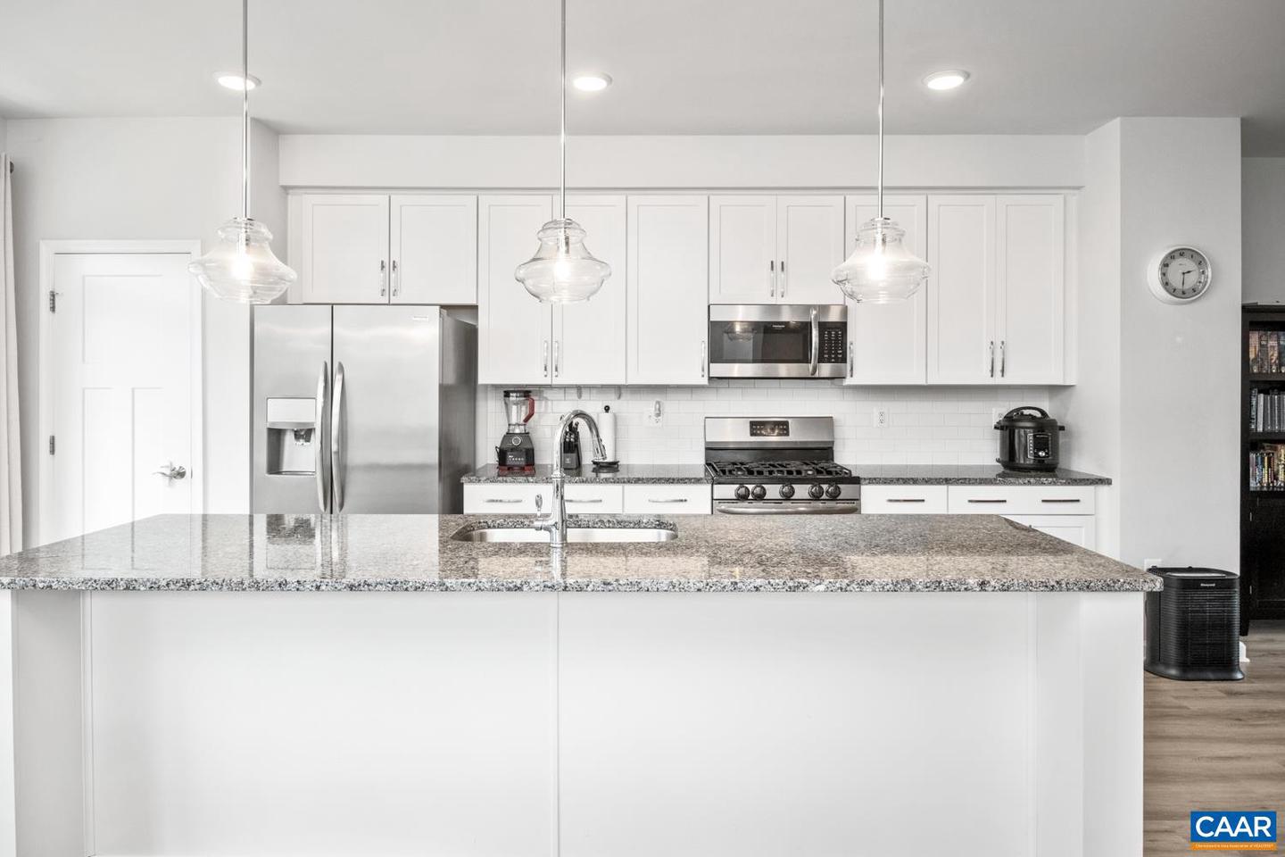 Photo 4 of 42 of 3444 Montague St townhome
