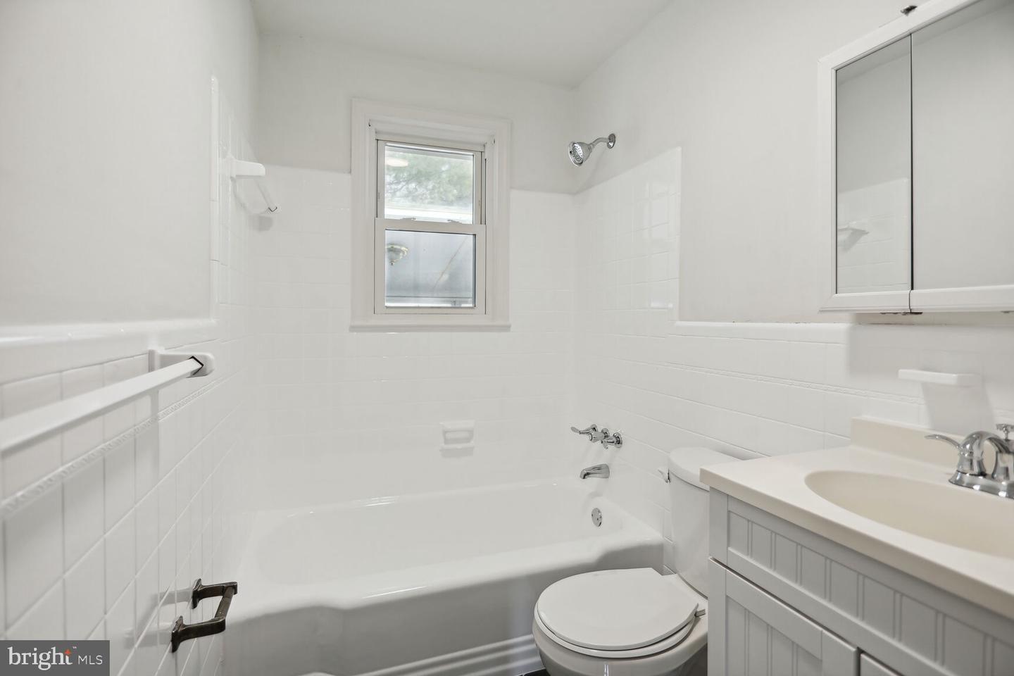 Photo 12 of 22 of 6204 Woodley Rd house