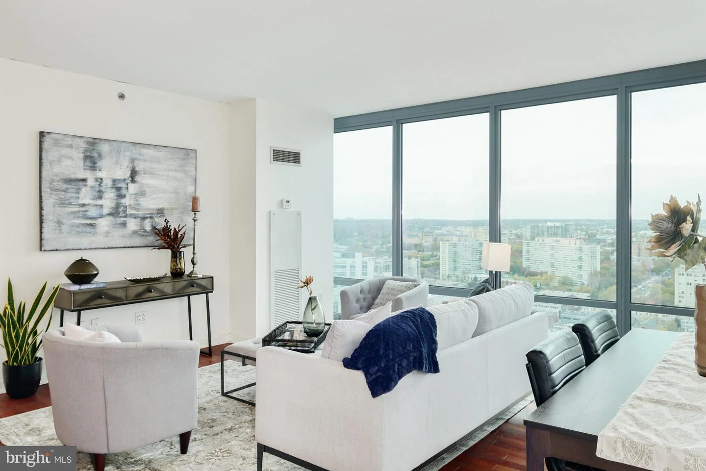 2101 Market Street Unit 3307