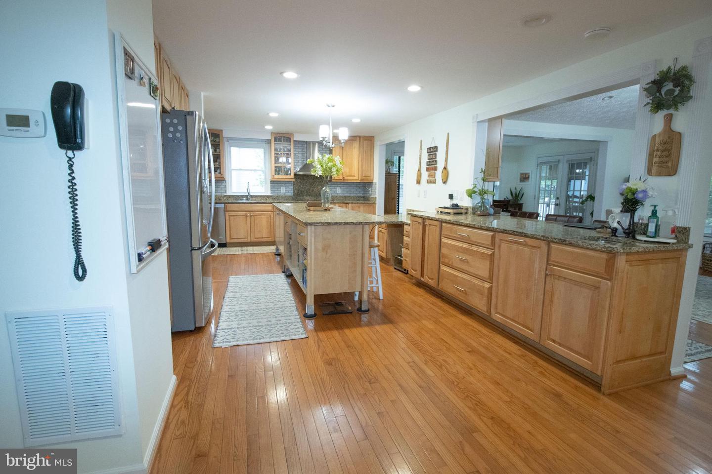 Photo 9 of 40 of 9908 Woodstream Ct house